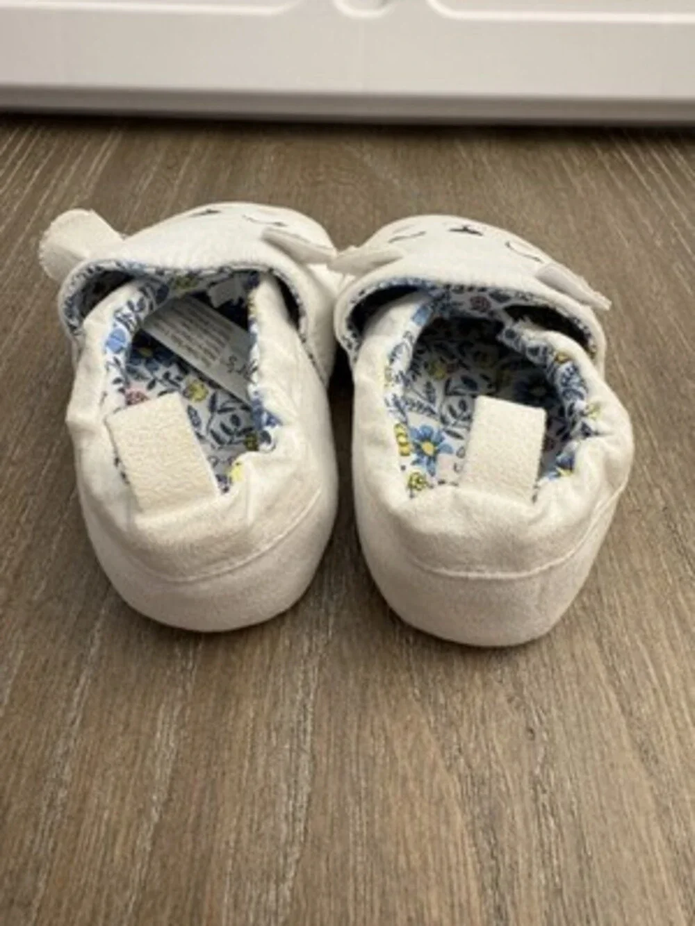 Carter's Cat Face Baby Slip-On Slippers Embroidered Fabric White 3-6 Months